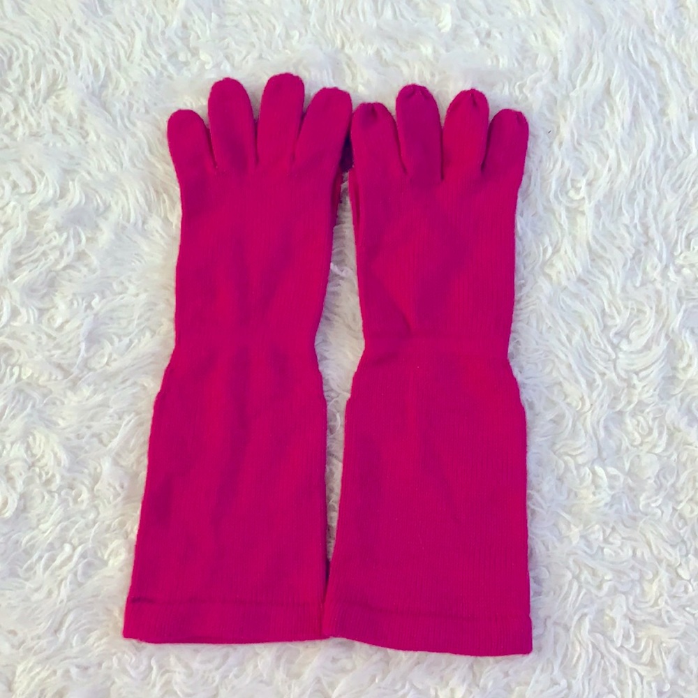 Pink gloves
